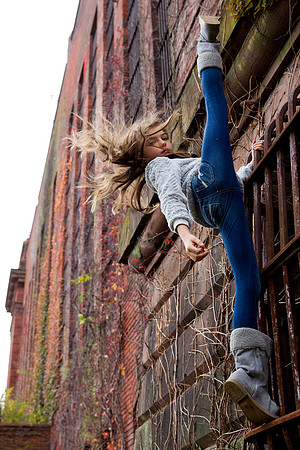Gabriella Chataginer -  Chris Aldous Photography Y Prison 4