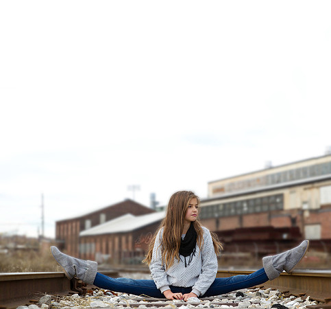 Gabriella Chataginer -  Chris Aldous Photography Rail 1sq